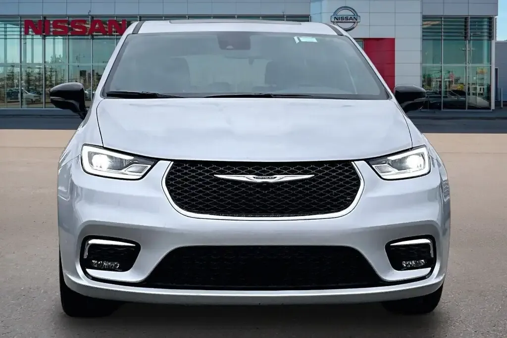 Chrysler Pacifica 2026 photo 3