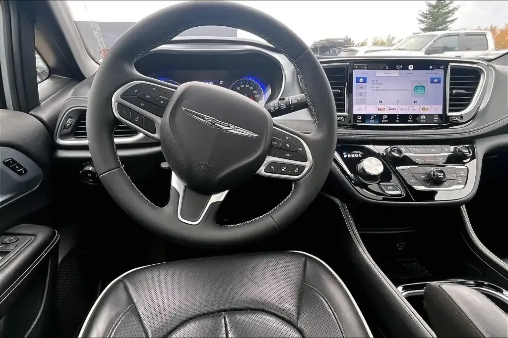 Chrysler Pacifica 2026 photo 5