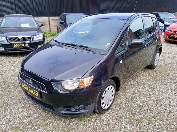 Mitsubishi Colt 2011 photo 3