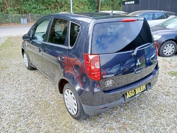 Mitsubishi Colt 2011 photo 5