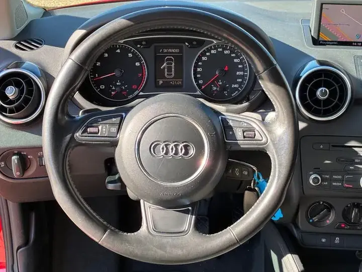 Audi A1 2011 photo 2