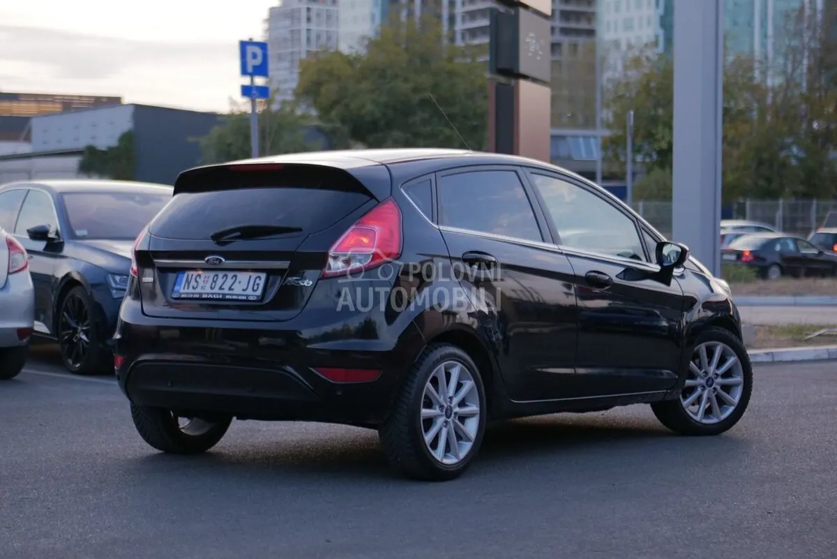 Ford Fiesta 2015 photo 2
