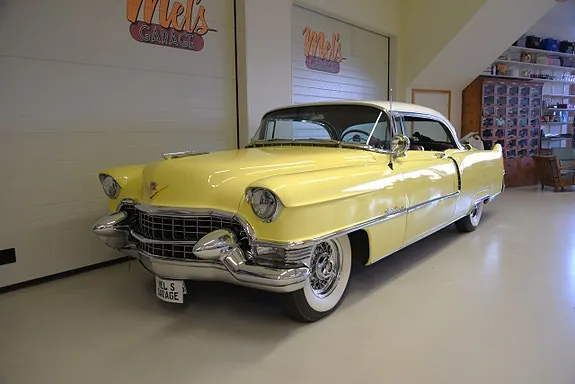 Cadillac Coupé Deville 1955 photo 2