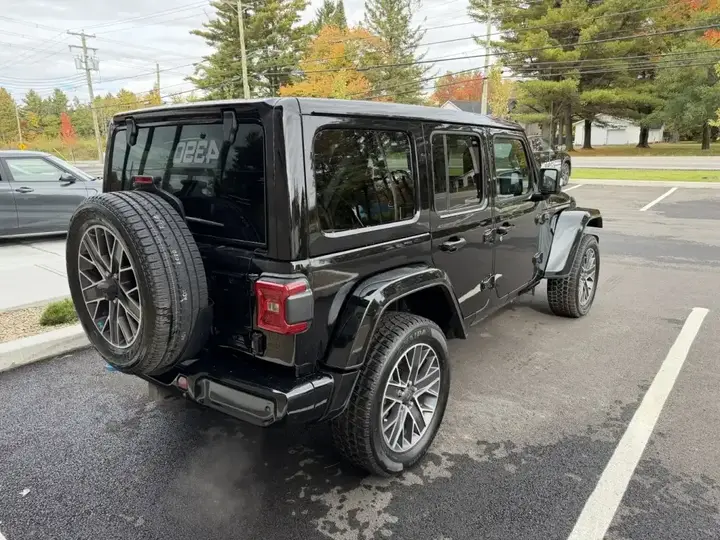 Jeep Wrangler 2023 photo 4
