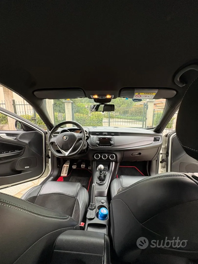 Alfa Romeo Giulietta 2014 photo 3