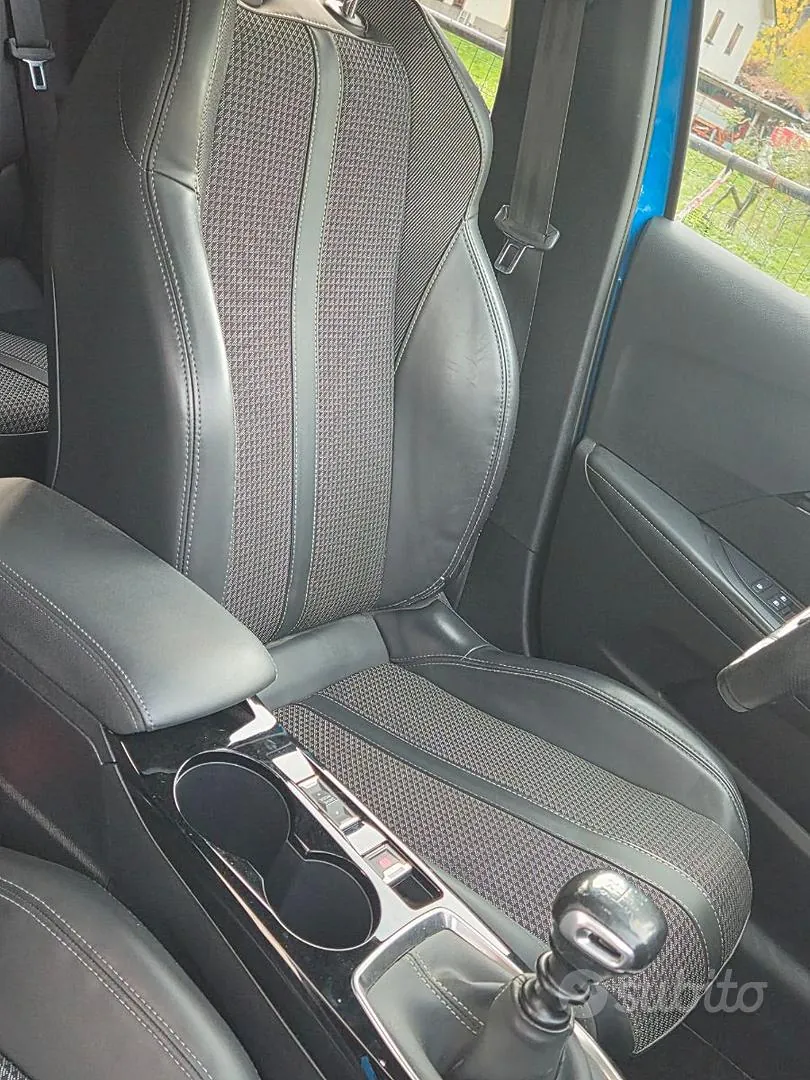 Peugeot 208 2020 photo 3