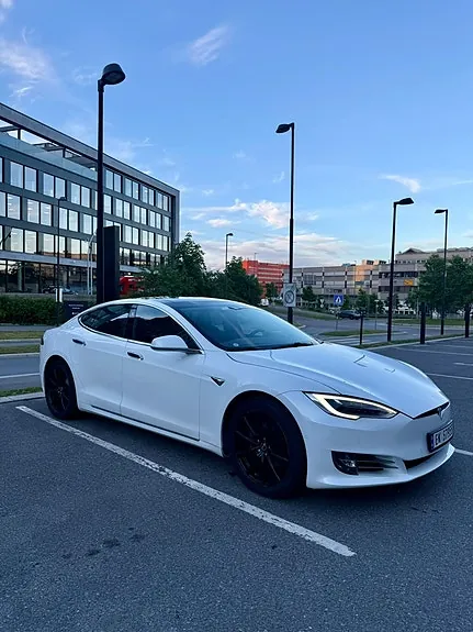 Tesla Model S 2017 photo 2