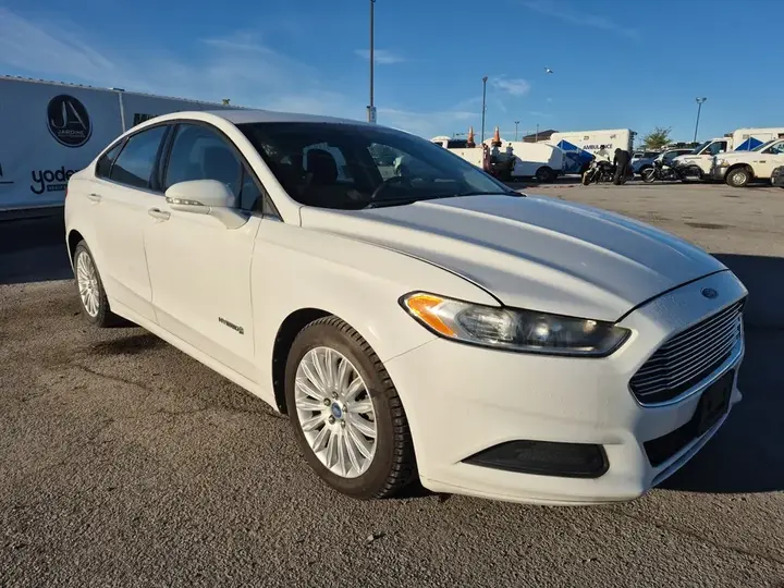 Ford Fusion 2013 photo 3