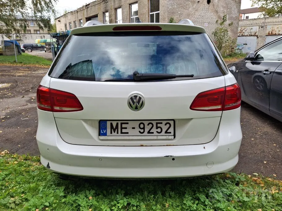 Volkswagen Passat 2011 photo 3