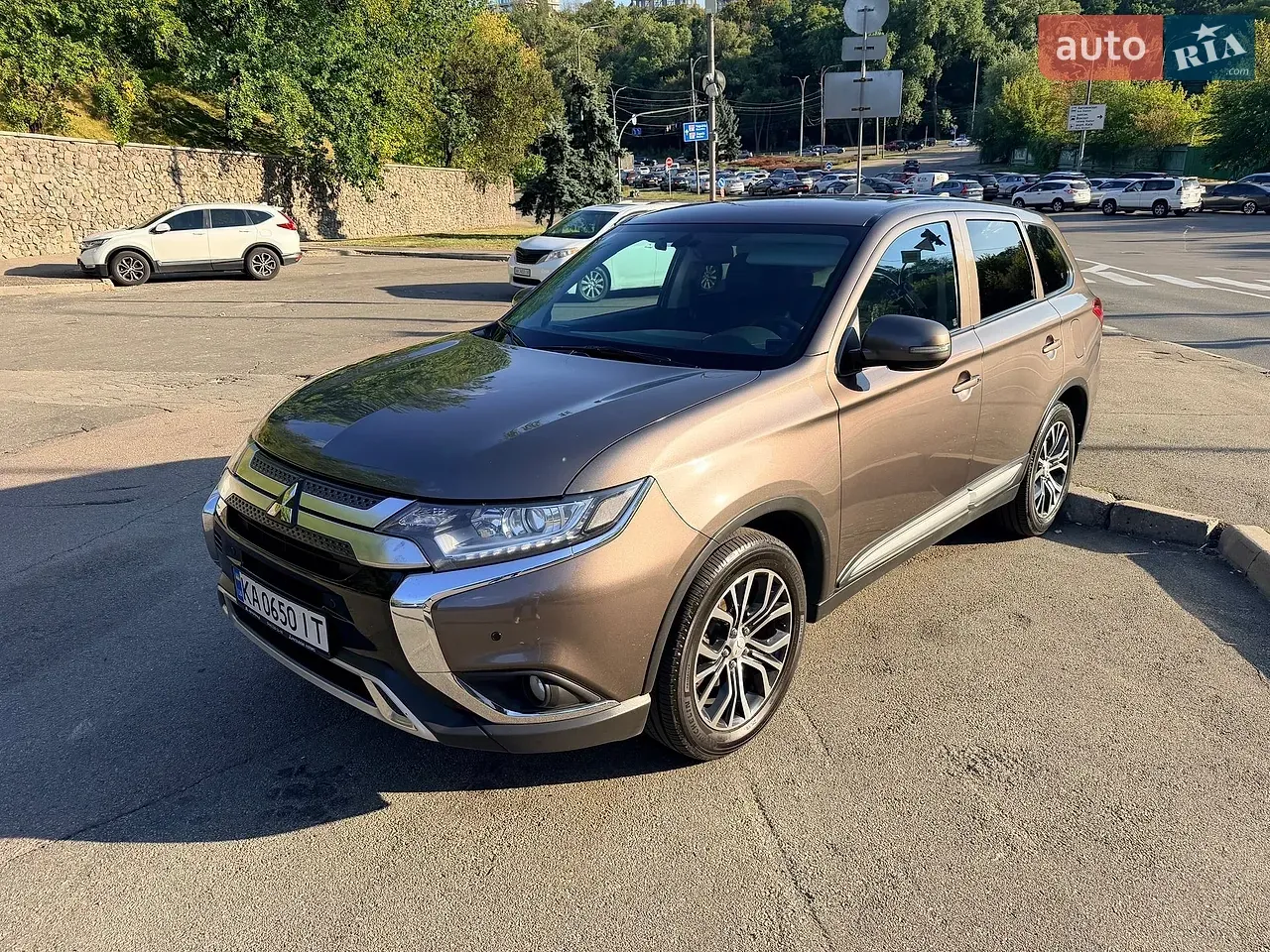 Mitsubishi Outlander 2021 photo 2