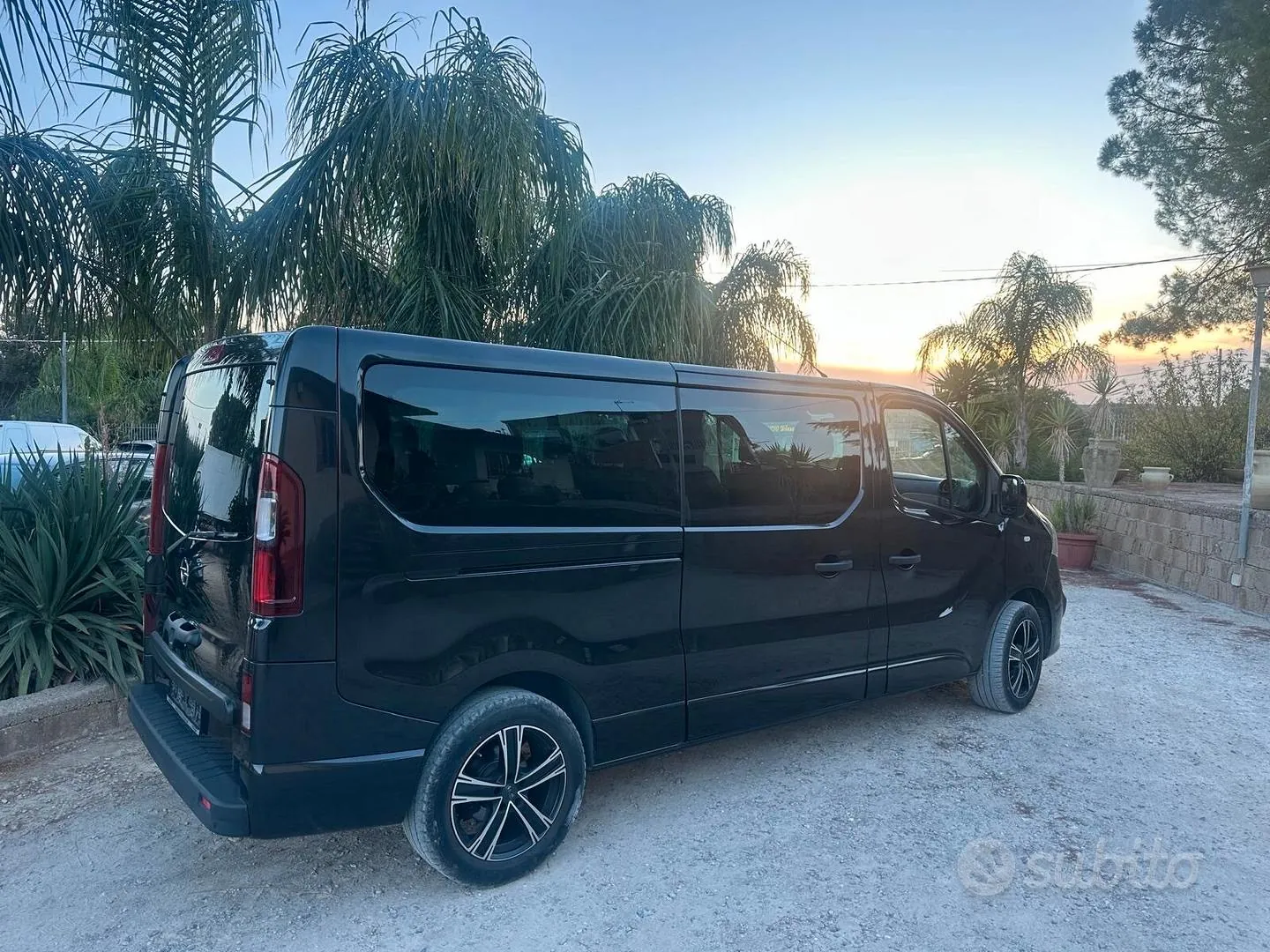 Opel Vivaro 2015 photo 3
