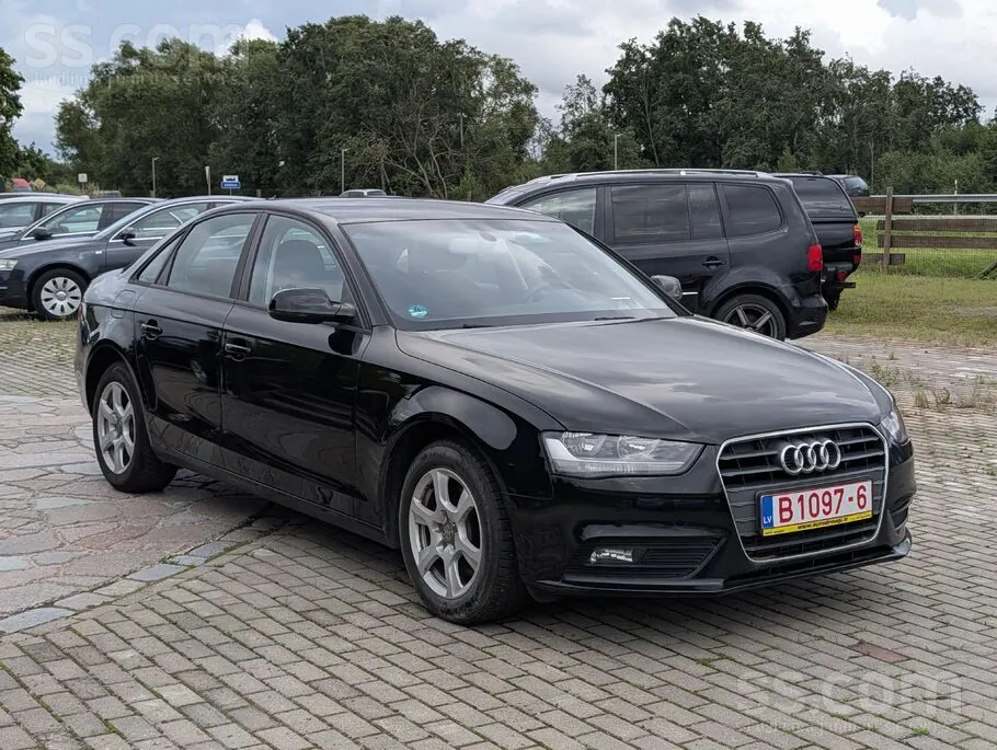 Audi A4 2013 photo 2