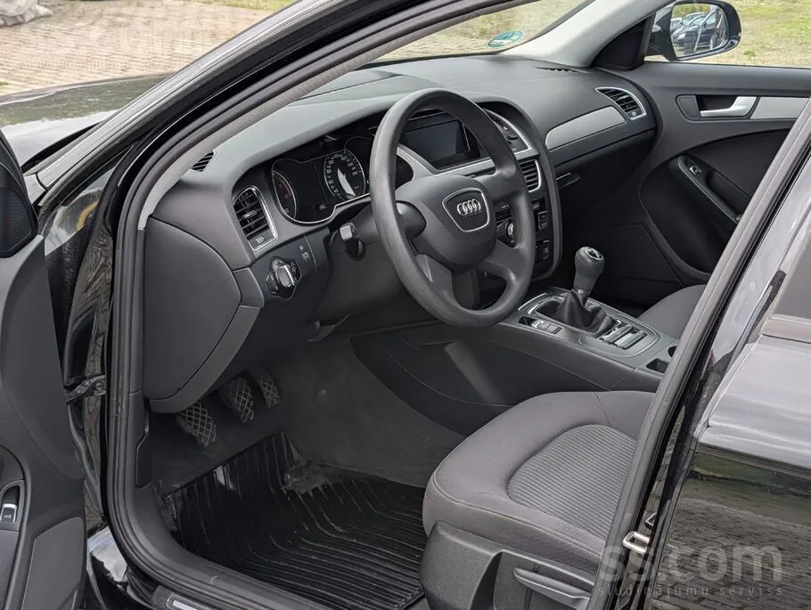Audi A4 2013 photo 5