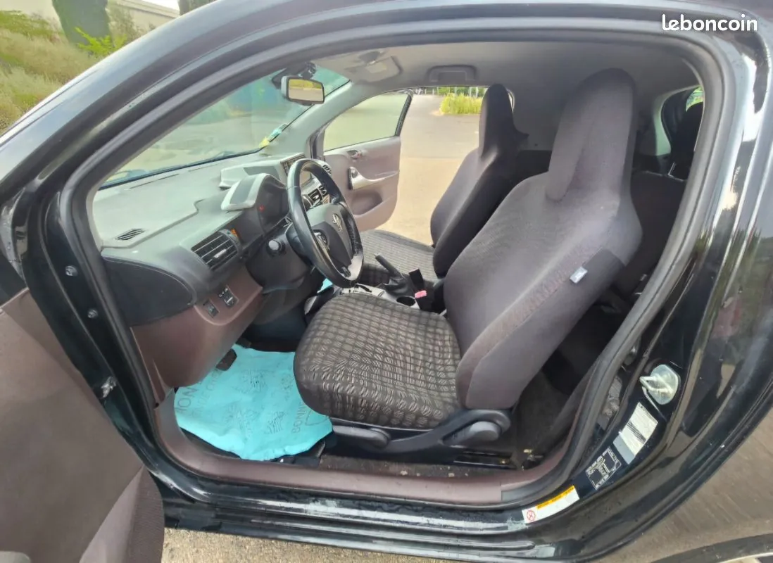 Toyota Iq 2009 photo 4