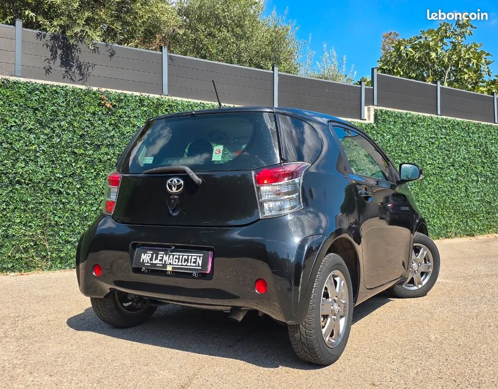 Toyota Iq 2009 photo 2