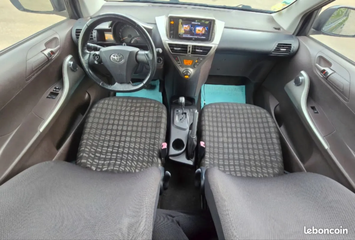 Toyota Iq 2009 photo 3