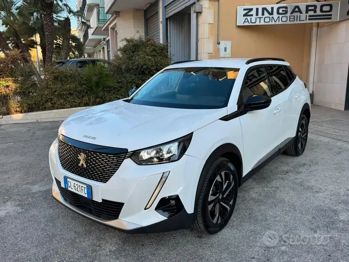 Peugeot 208 2022 photo 3