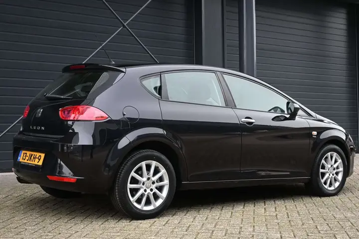 Seat Leon 2009 photo 2