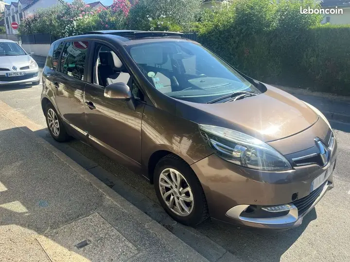 Renault Scenic 2013 photo 2