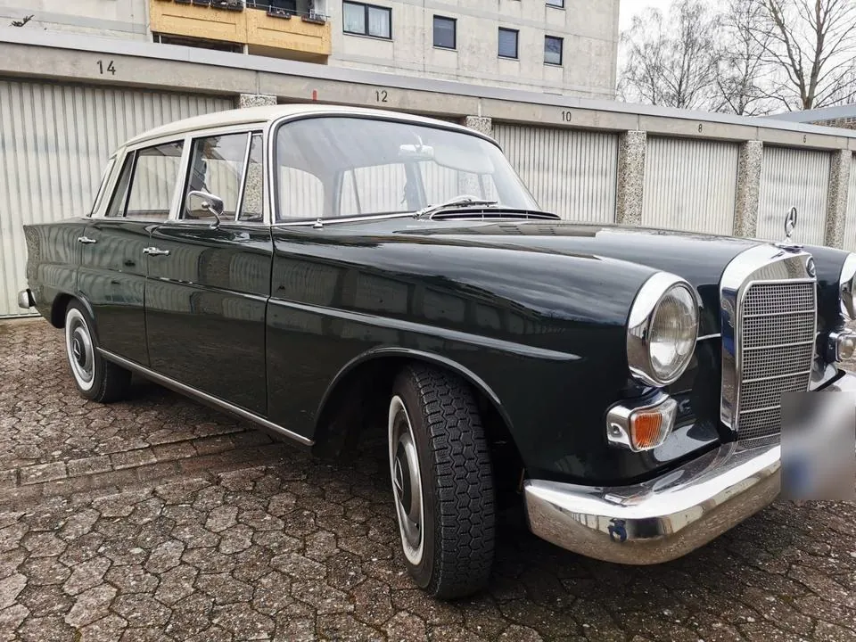 Mercedes-Benz 200