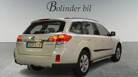 Subaru Outback 2010 photo 4