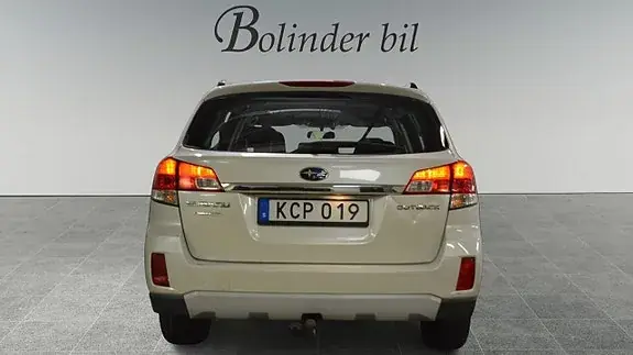 Subaru Outback 2010 photo 5