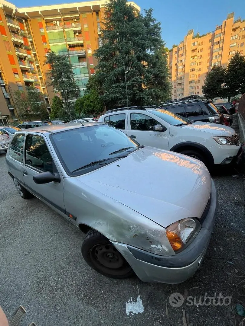 Ford Fiesta 2002 photo 2
