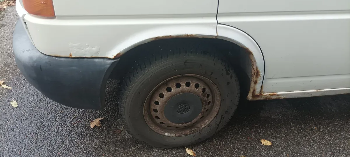 Volkswagen T4 1999 photo 3
