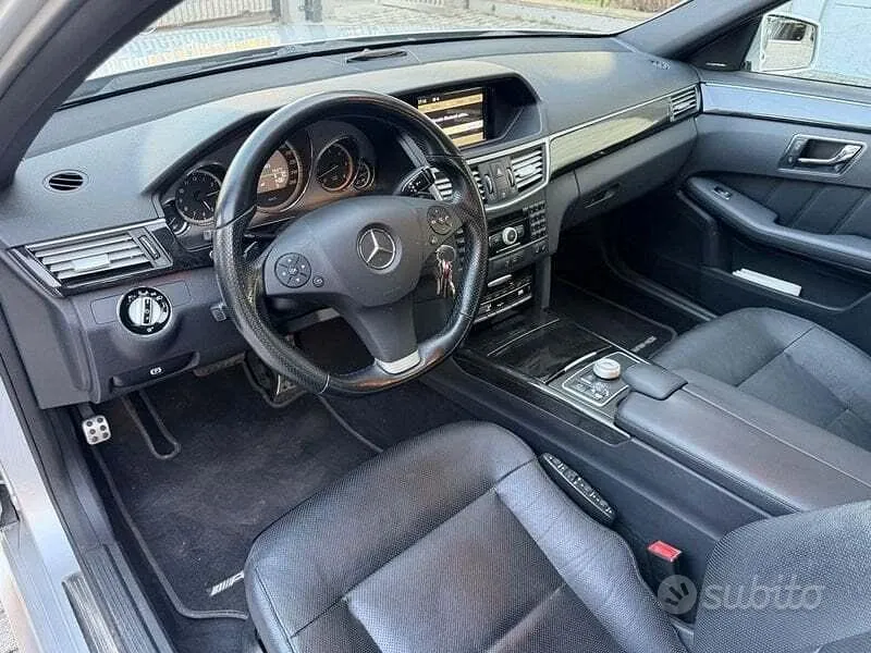 Mercedes-Benz E-Class 2009 photo 2