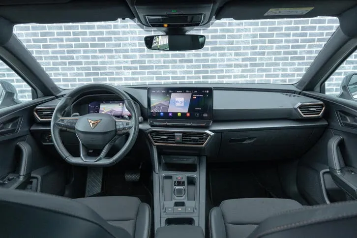 Cupra Leon 2024 photo 2