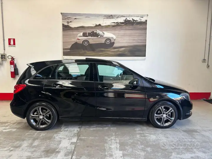 Mercedes-Benz B 180 Cdi 2015 photo 2