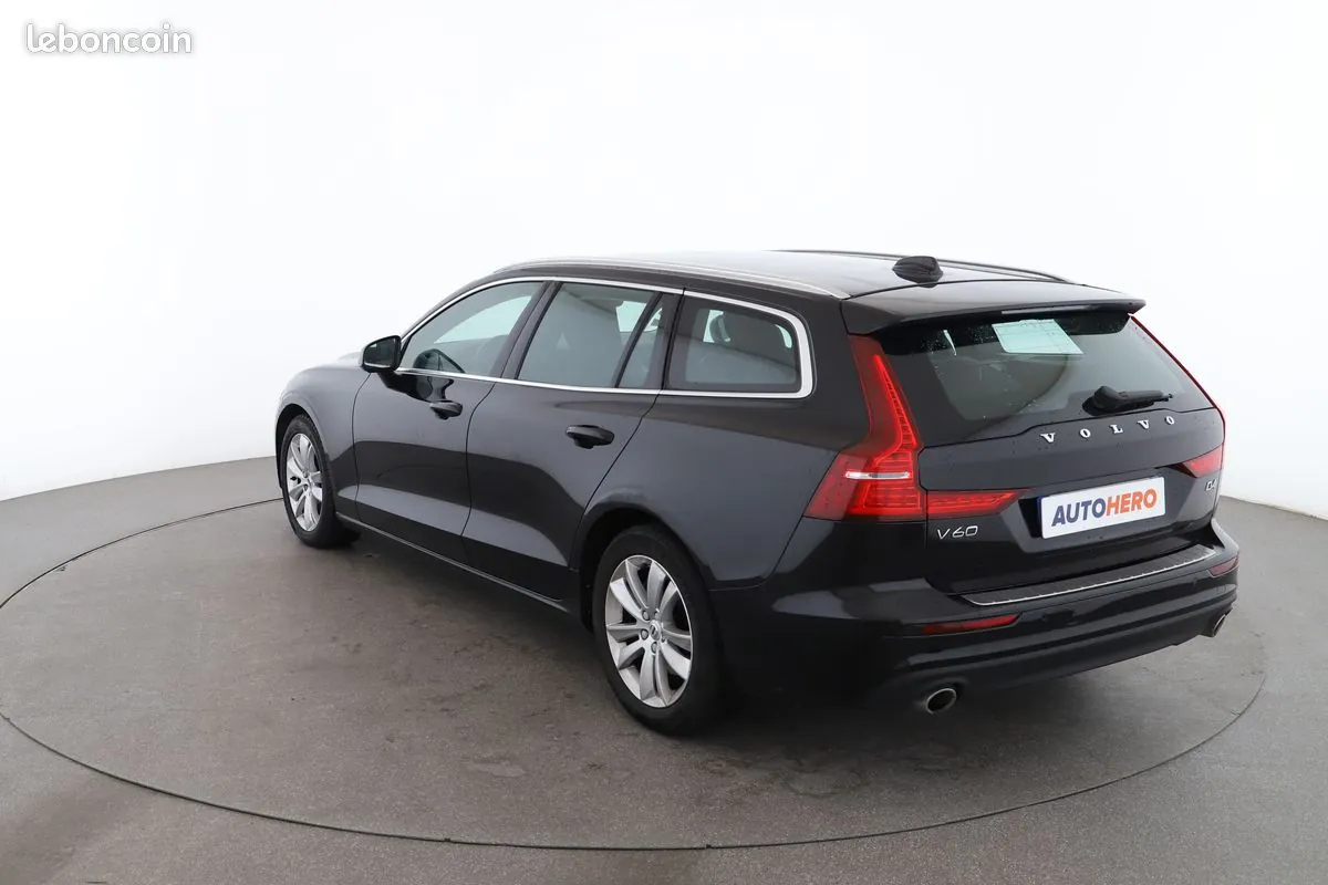 Volvo V60 2021 photo 2