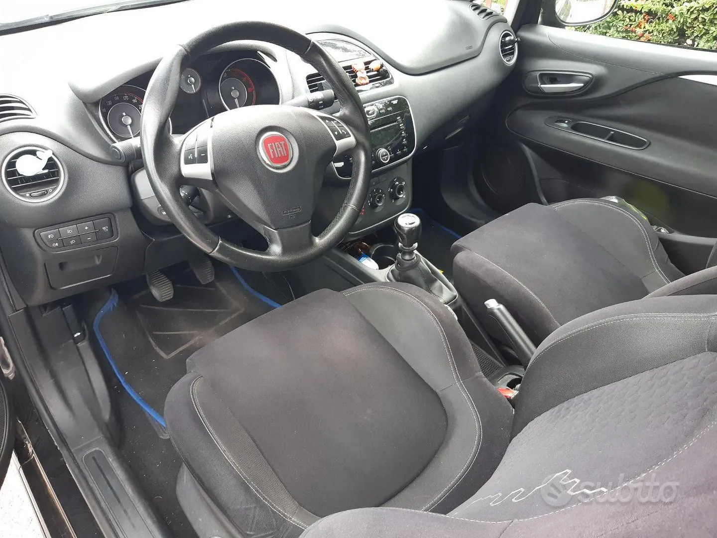 Fiat Grande Punto 2014 photo 4
