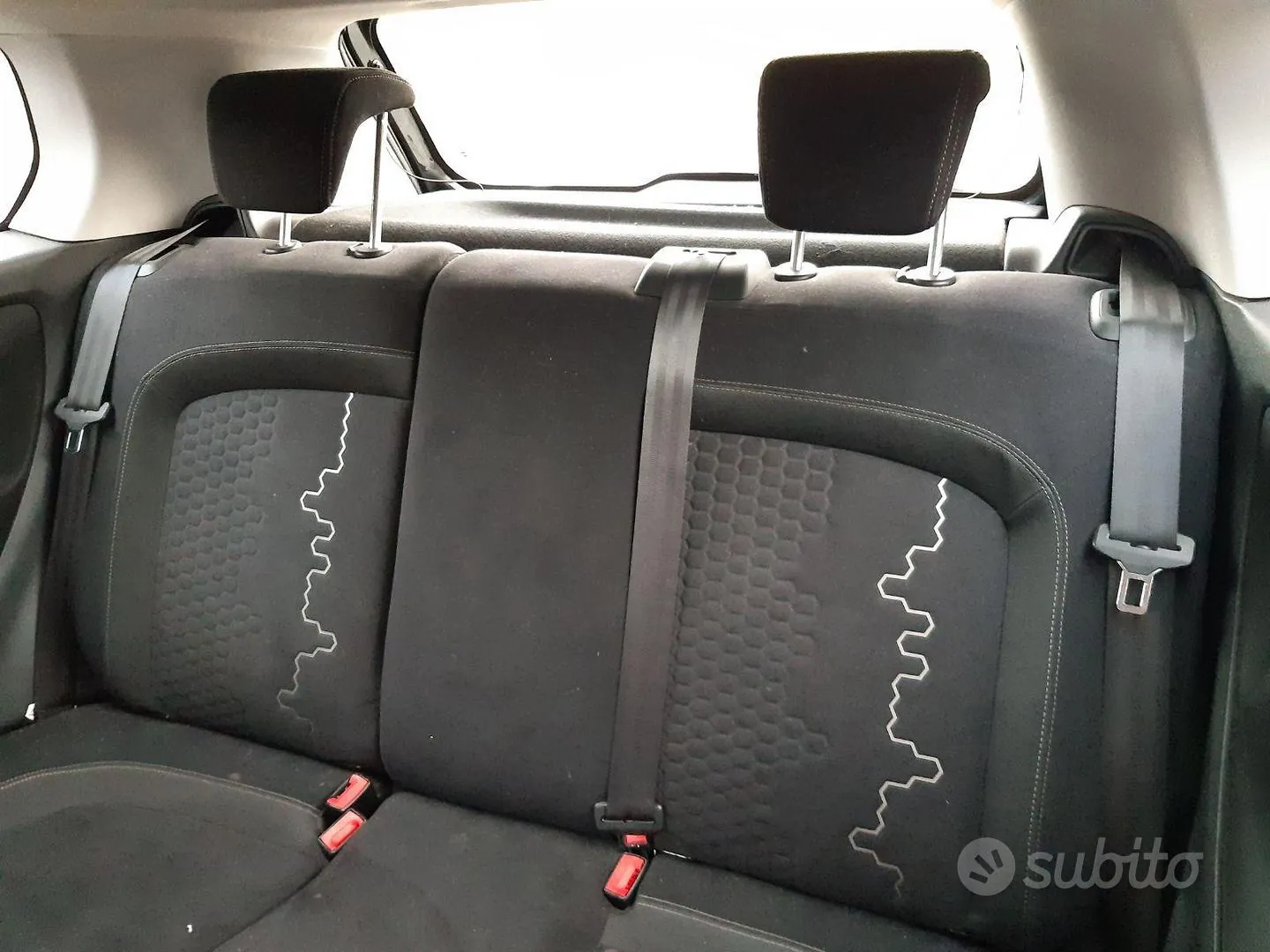 Fiat Grande Punto 2014 photo 2