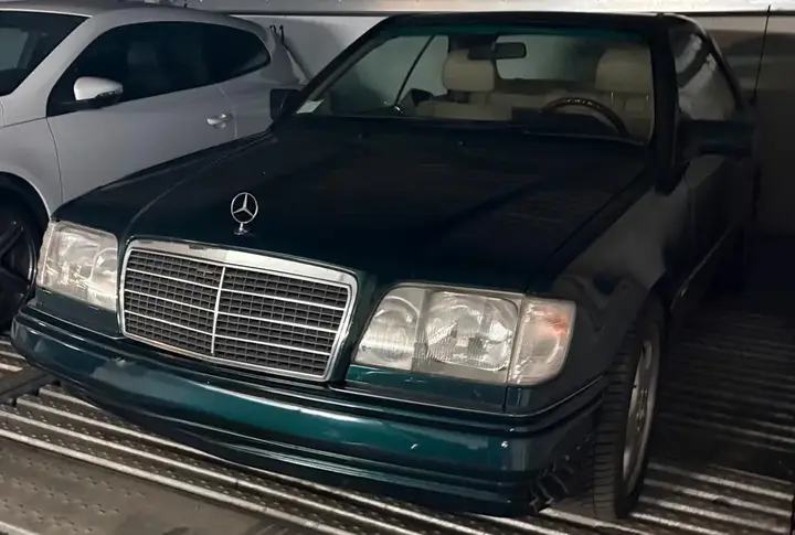 Mercedes-Benz W124