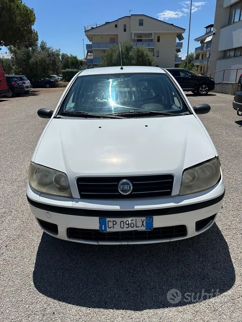 Fiat Punto 2004 photo 2