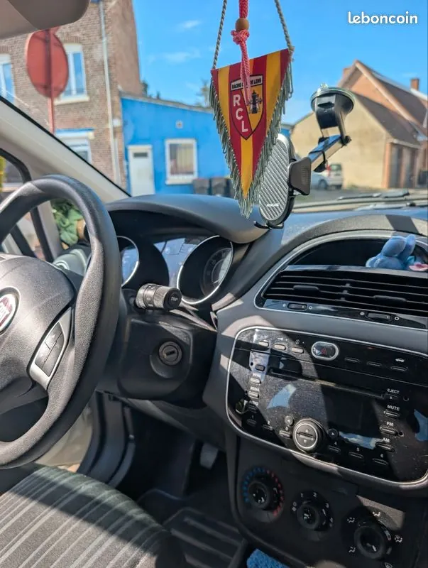 Fiat Punto 2011 photo 3