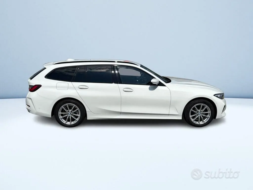BMW 3 Series 2022 photo 4