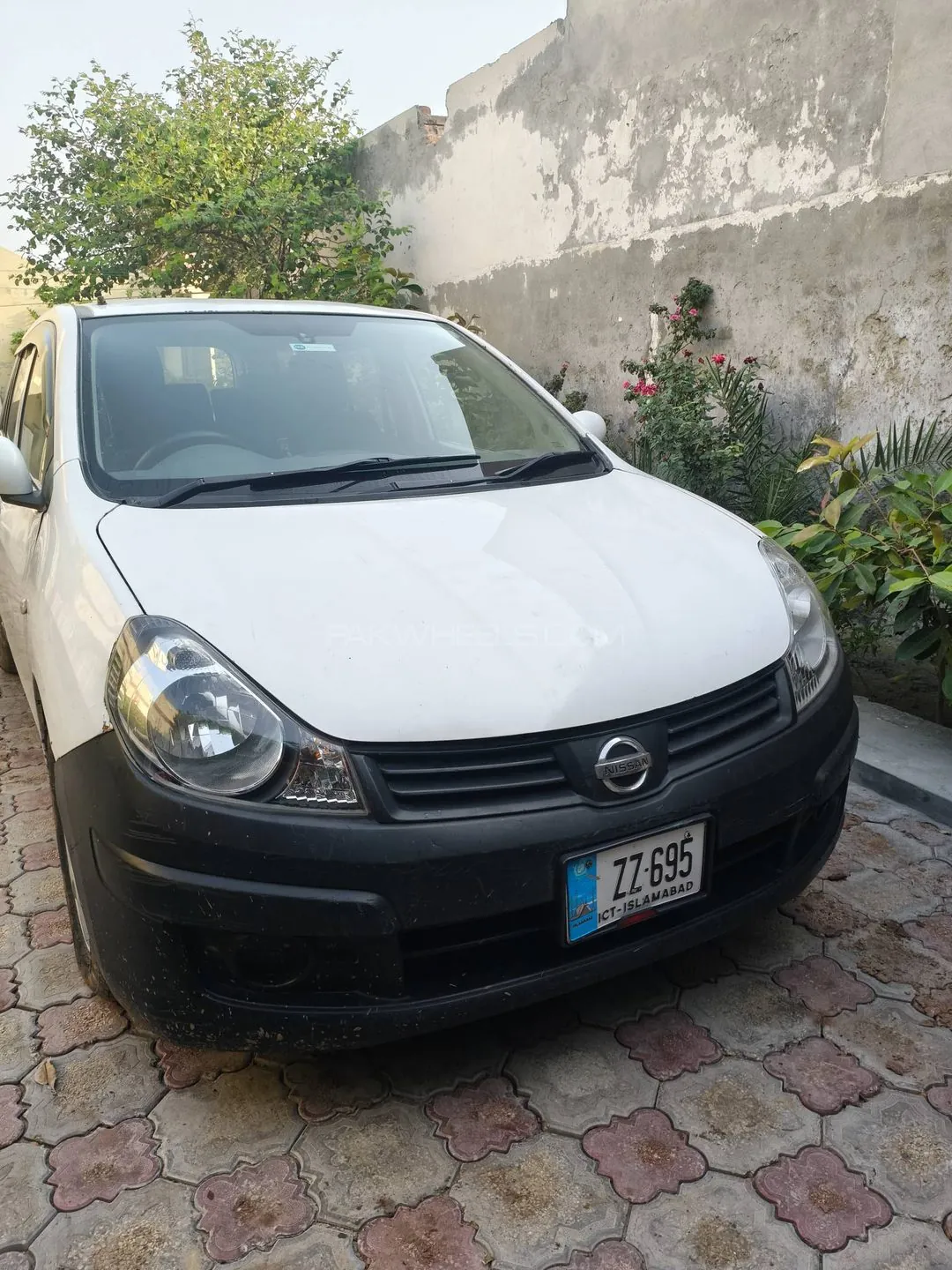 Nissan Ad Van