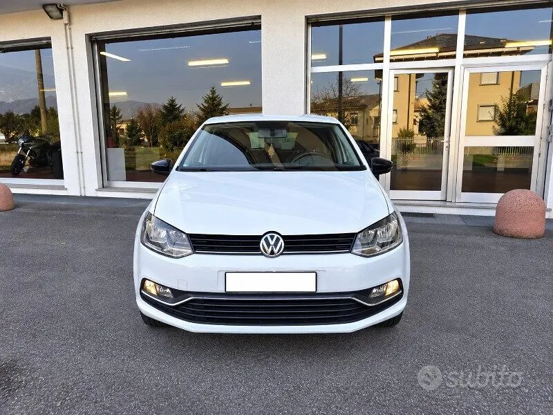 Volkswagen Polo 2015 photo 2