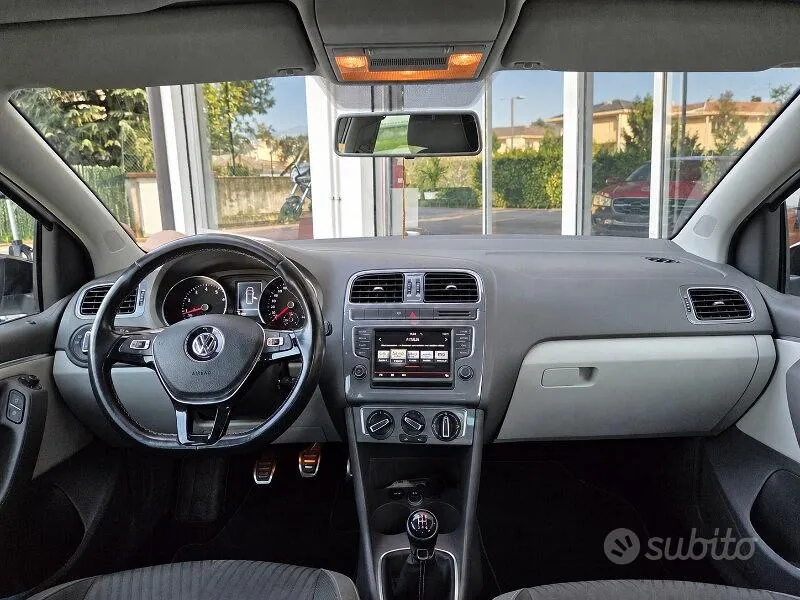 Volkswagen Polo 2015 photo 4