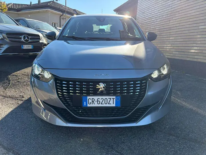 Peugeot 208 2023 photo 2