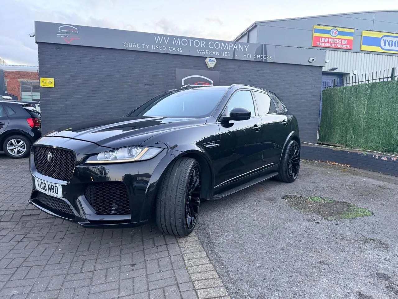 Jaguar F-Pace 2018 photo 2