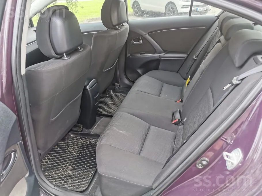 Toyota Avensis 2010 photo 5