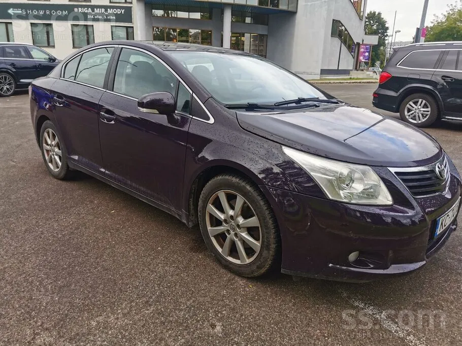 Toyota Avensis 2010 photo 2