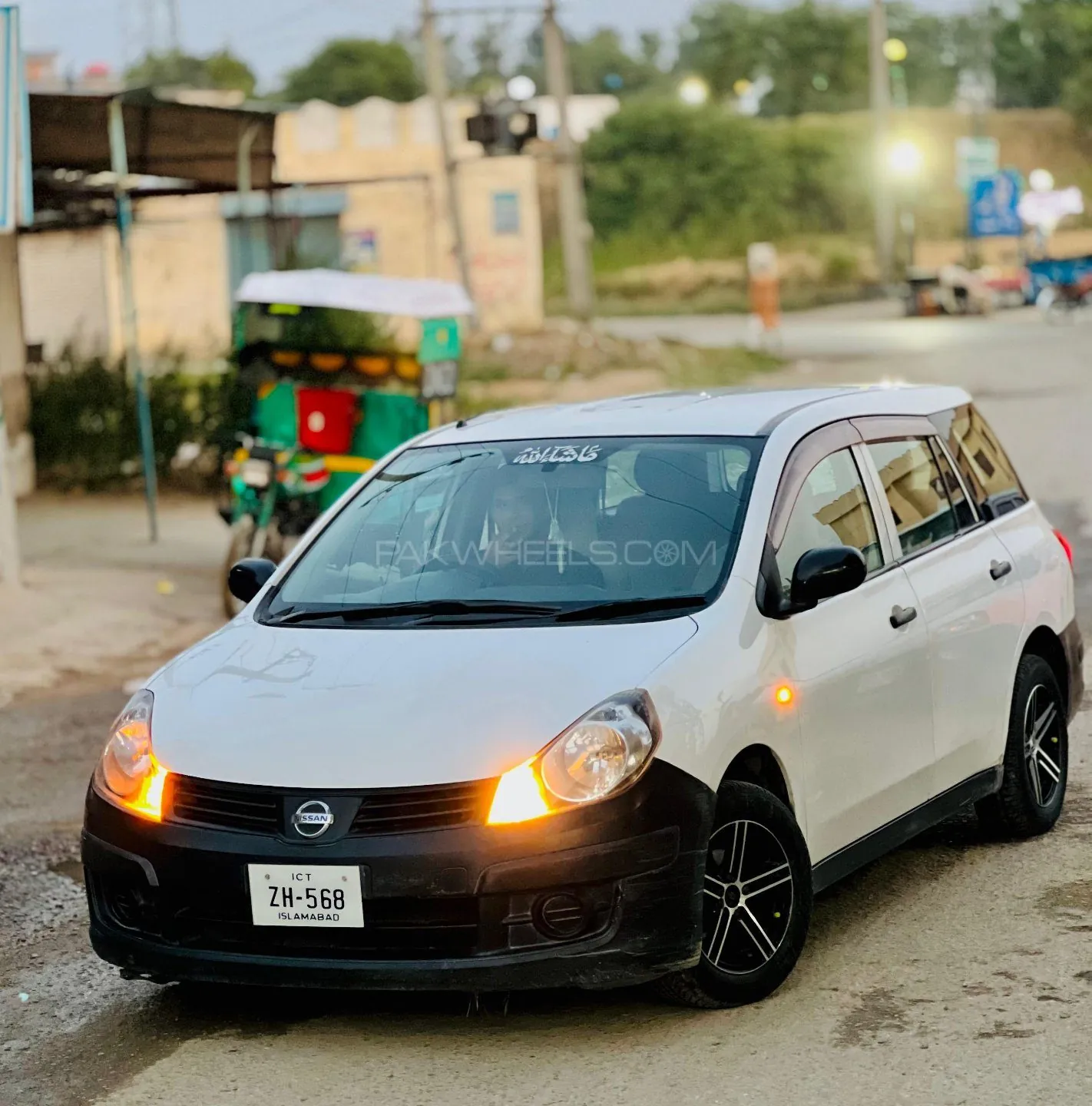 Nissan Ad Van
