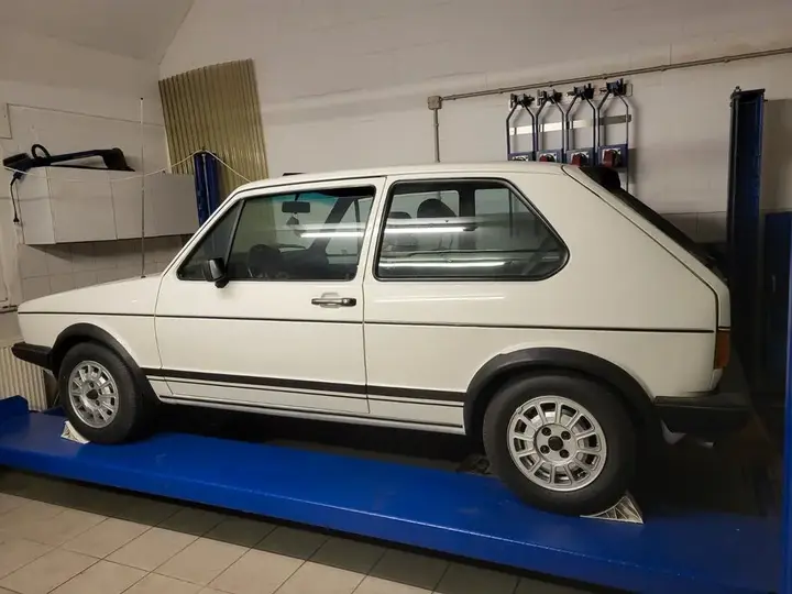 Volkswagen Golf 1 Gti
