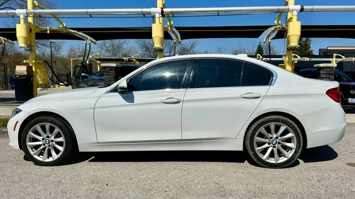 BMW 3 Series 2017 photo 3