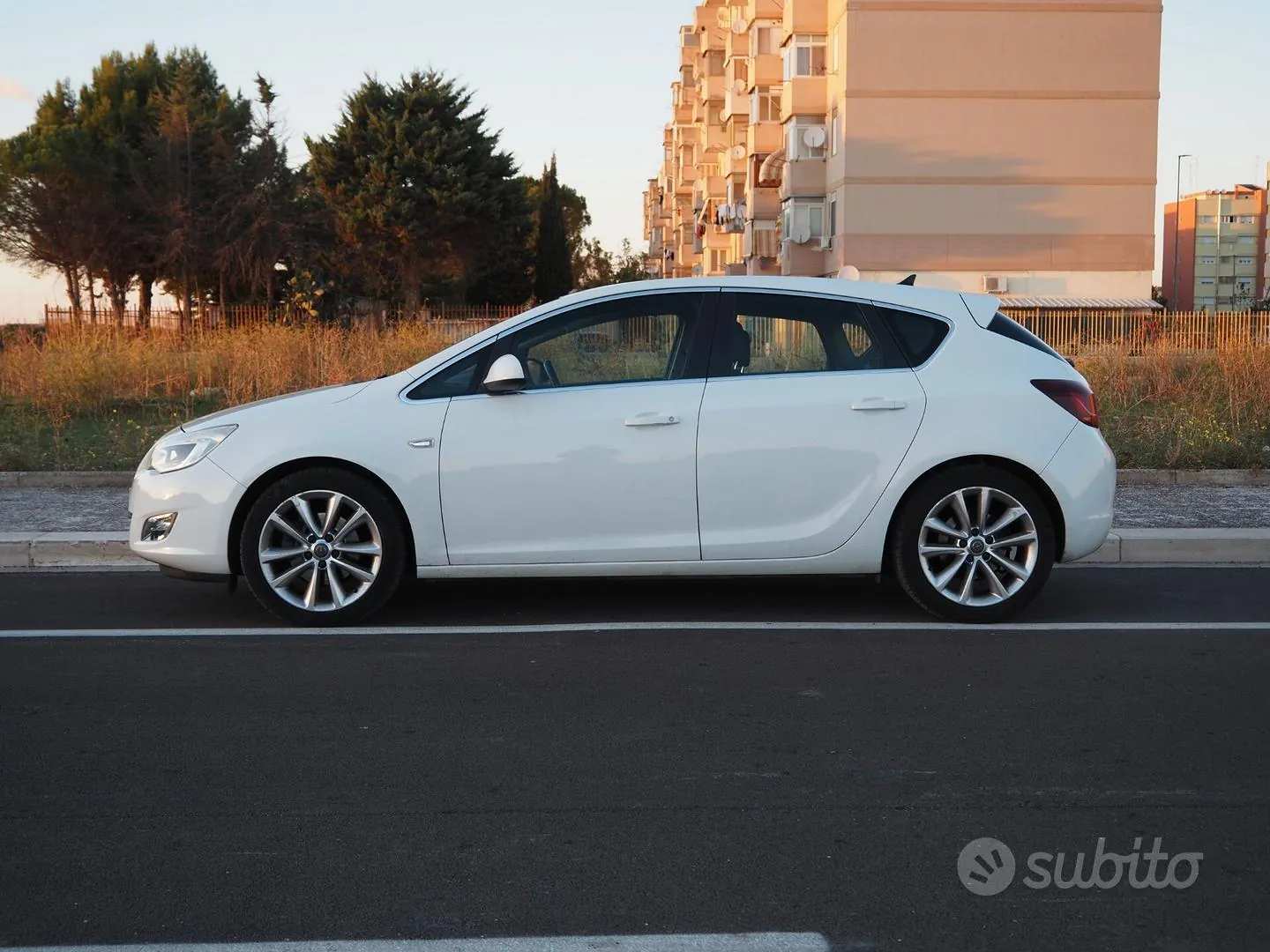 Opel Astra 2010 photo 3