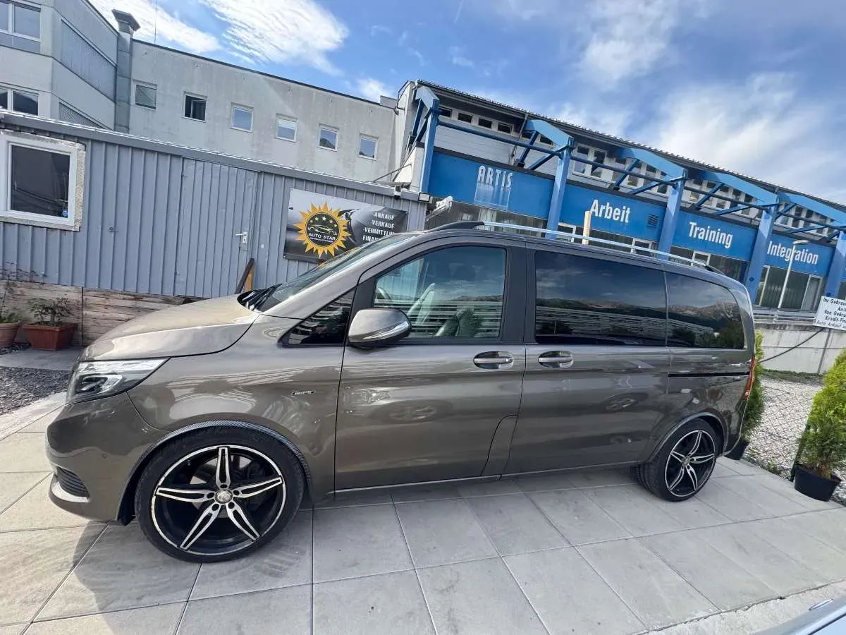 Mercedes-Benz V-Class 2016 photo 2